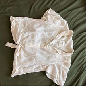 Abercrombie White cropped Button-Up Tie-Front Blouse